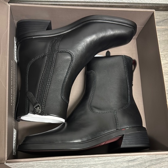 Franco Sarto Gracelyn Ankle Boot (WIDE) - Picture 2 of 9